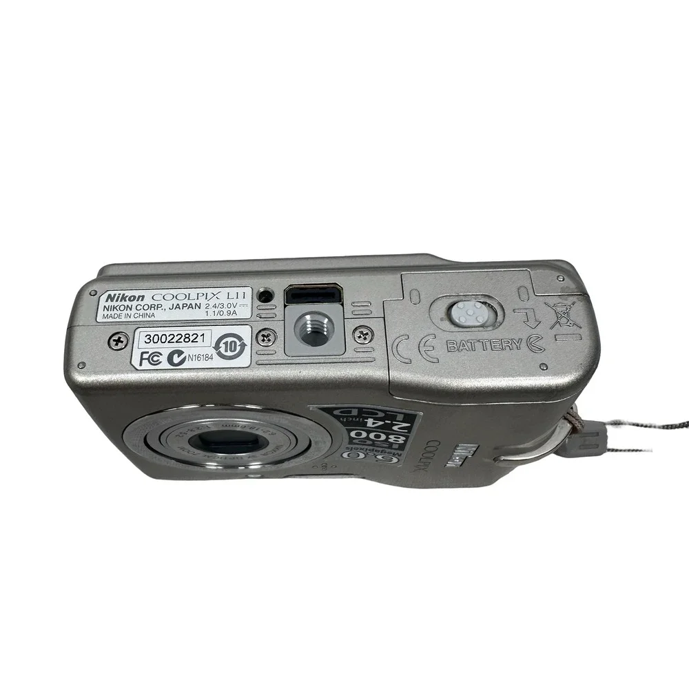 Nikon Coolpix L11 6.0MP Digital Camera Gray 3x Zoom FOR PARTS OR REPAIR READ